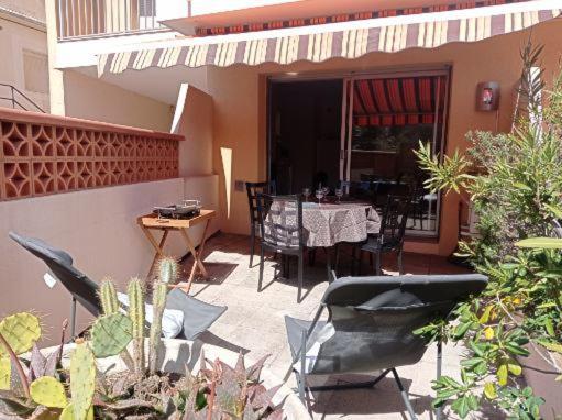 Charmant Studio Fonctionnel Avenue Des Allies Cavalaire-sur-Mer Exterior foto